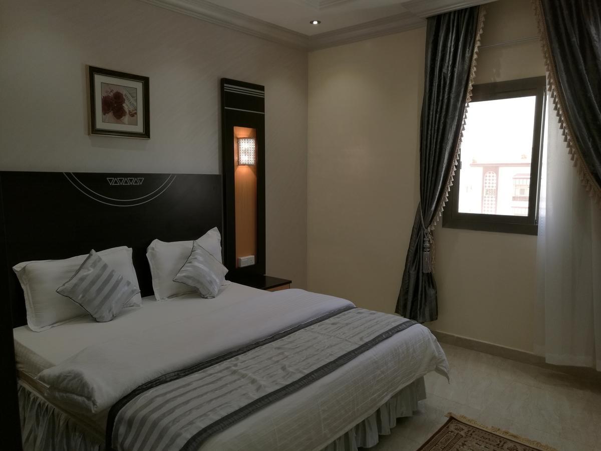 Al Ezzah Palace Hotel Suites Jiddah Esterno foto